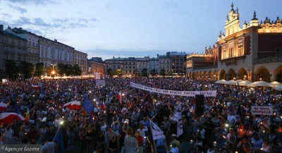 Mr--A-Veed - Najbardziej smutne, a zarazem cyniczne jest to, że masy ludzi na ulicach...