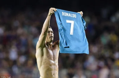 jamtojest - Rzadkie zdjęcie Ronaldo pokazującego, ile punktów Real traci do Barcelony...