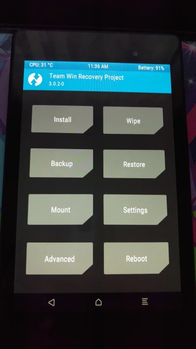 Thunderlane - @damienbudzik: To nie jest TWRP tylko standardowe recovery, TWRP wygląd...