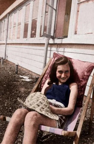 w.....7 - Zdjęcie Anne Frank z 1939. 

Ukazuje ono coś o czym ostatnio zacząłem myś...