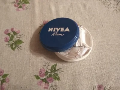 nocnykochanek - Wczoraj kupiłem najlepszy na całym #!$%@? świecie krem. Nivea. Obowią...