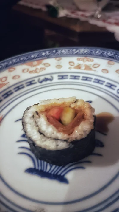 Mq555 - Chciałabym robić tak ładne zdjęcia jak wy (╯°□°）╯︵ ┻━┻

Sushi z marchewką z...