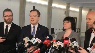 D.....m - Od lewej:

-człowiek, który w XXI wieku chce ustawowo wprowadzić bóstwo n...