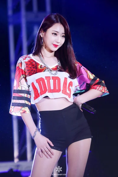 K.....o - #kyungri #ninemuses 
#koreanka