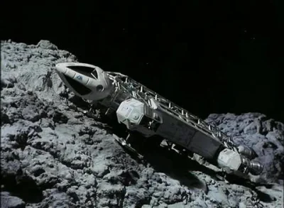 k.....2 - Trivia: 

1. Statek pożyczyli z serialu Kosmos 1999

2. Dziesiąty odcin...