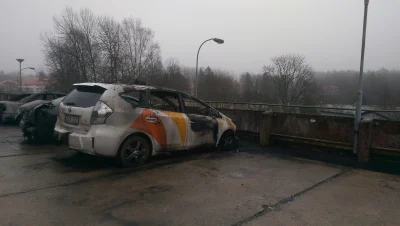 conrrrad - Auta na moim parkingu co jakiś czas wyglądają tak:



Pozdro ze Szwecji.