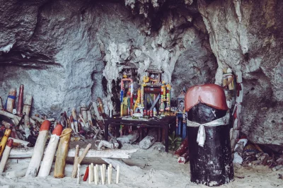 neufrin - W prowincji Krabi, w okolicacj Ao Nang i Railay Beach znajduje się mała jas...