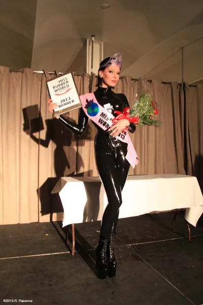 latexlover - #latex #missworld #rubber #fetysz

kocham takie połączenie kombinezonu...