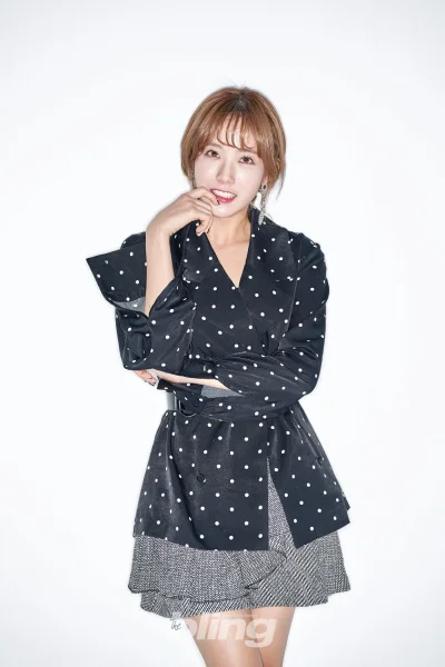 XKHYCCB2dX - #luda #wjsn 
#koreanka