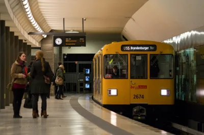 Tr8025 - Berlin może się pochwalić U55, czyli jedną z najkrótszych linii metra na świ...