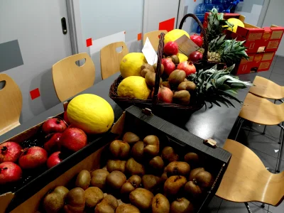 Bankierpl - Mój pracodawca to fanatyk owoców. Cała kuchnia...

#pasta #heheszki #dzie...