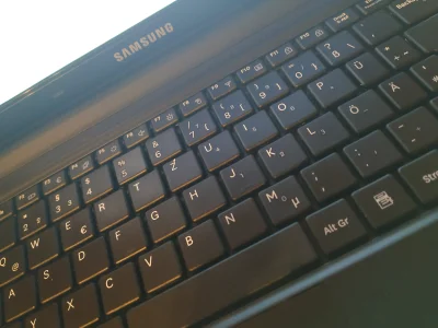 M.....k - Laptop z niemiecką klawiaturą zamiast literek wyświetlają się te znaczki ni...