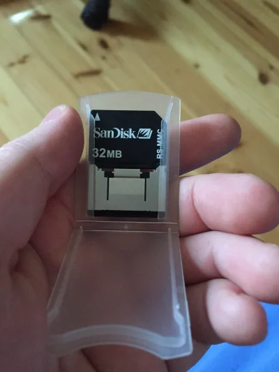 laggeros - Uwielbiam w zakamarkach domu znaleść kartę „sandisk” 32mb a na niej zdjęci...