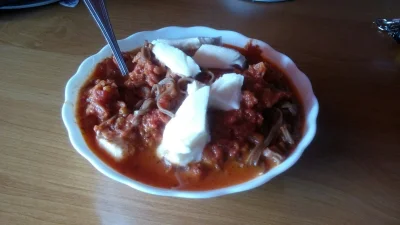 Brydzo - Sos pomidorowy z mozzarellą na makaronie soba. Czyli łączenie resztek jedzen...