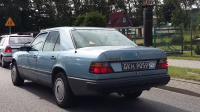 WietrznyMarzyciel - Mercedes ladny ( ͡° ͜ʖ ͡°)

#czarneblachy #carboners #motoryzac...