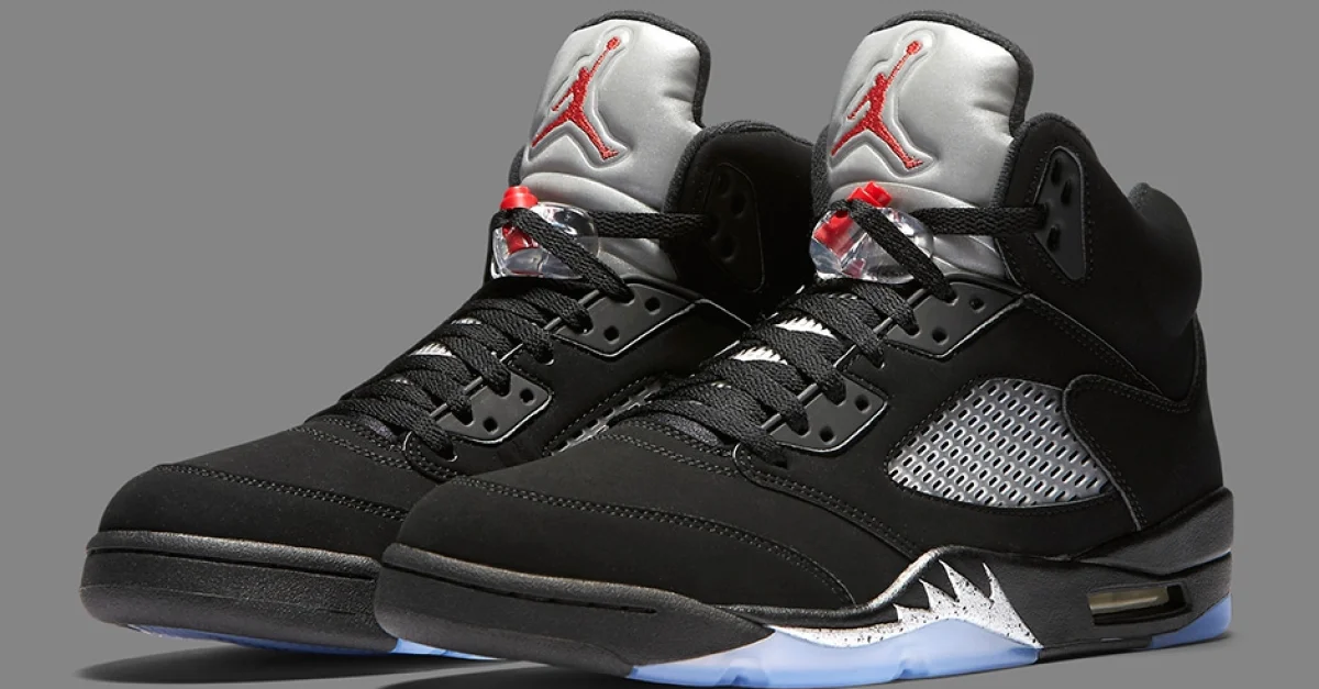 Nike air jordan 5 retro. Nike Air Jordan 5 Black. Nike Air Jordan 5 Black Metallic. Nike Air Jordan 5 Retro черные.