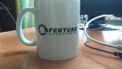 diabeu255 - no elo
ładny sobie #kubek kupiłem? xD
#portal #portal2 #aperturescience...