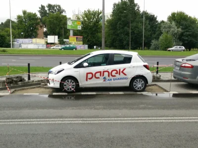 Mishco - Warszawa, parking przed dworcem zachodnim. Zdjęcie zrobiłem pod koniec lipca...