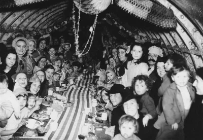 HaHard - Dzieci Londynu, pierwszy dzień świąt w podziemnym bunkrze. Seria nalotów Bli...
