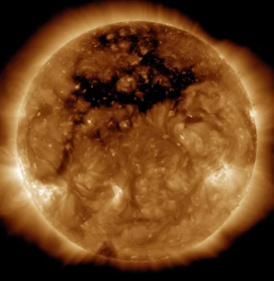 macan - Tak wygląda dziura koronalna na słońcu o szerokości pięćdziesięciu ziem

#c...