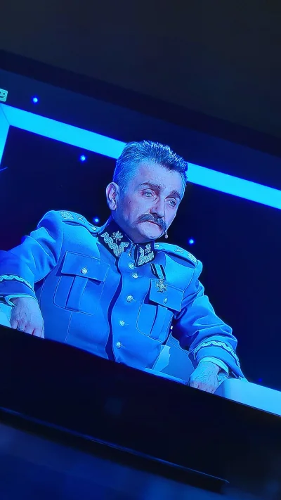 Glikson - Tymczasem w TVP Janusz Tracz został marszałkiem Piłsudskim
#tvp #heheszki #...