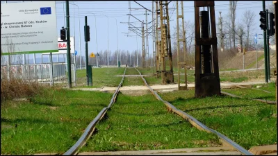 Cymerek - Torowisko tramwajowe w #krakow #nowahuta w okolicy Kopca Wandy

#ciekawos...