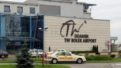 janiechcemalemuszem - @lechwalesa: Bolek, airport już się dostosował