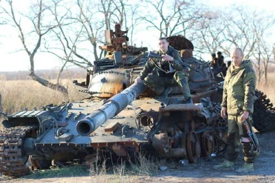 K.....y - Trafiony Ukraiński czołg T-64 w okolicach Doniecka. 

Prawdopodobnie oberwa...