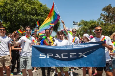 CichyBob - pracownicy #spacex na Pride Parade, populacja fanów #elonmusk na wykopie z...