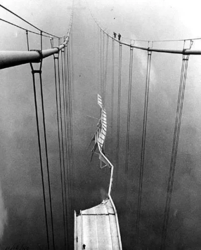 pogop - Most wiszący w Tacoma miał główne przęsłoo długości 840 m przy szerokości jed...