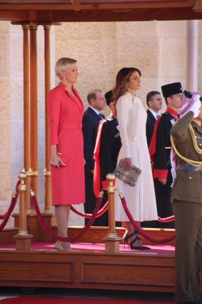 ack - Ładna nam się ta prezydentowa trafiła. Na drugim planie królowa Jordanii (jeszc...