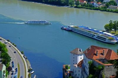 szejas - Passau (Pasawa) w Niemczech - miasto 3 rzek.

Ina - najjaśniejsza, płynie ...