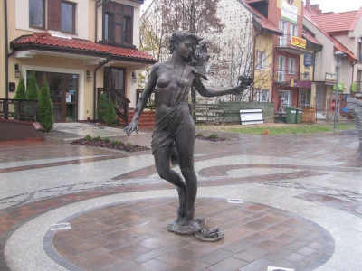 ThorPL - @10typ: @sinusik: trafiają się w przestrzeni publicznej ładne rzeźby, np. w ...