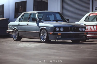 kuraku - Strasznie żałuję, że spóźniłem się na E28 za kilka tysięcy :(
#bmw #bmwbone...