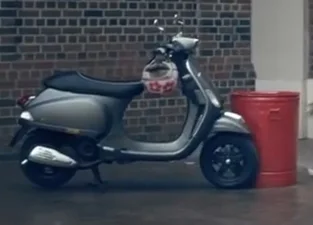 vaio - Mirki poznaje ktoś może co to za #skutery w reklamie #tmobile ? 
#motocykle