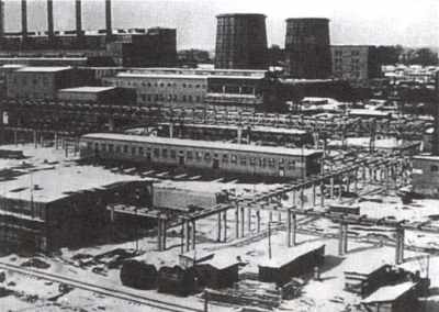 N.....h - Panorama zakładów Buna-Werke.
Polska, 1945 r.

Zakłady Buna-Werke należą...