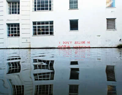 ColdMary6100 - Nie wierzę w globalne ocieplenie. (autor: Banksy, 2009)
#fotografia #...