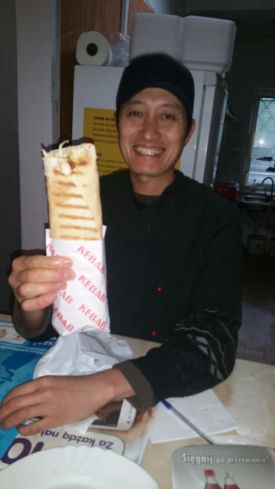 DawidWarsaw - Jakby kto pytał czy duży ten kebab. Cing ciang ciong, cing ciang ciong.