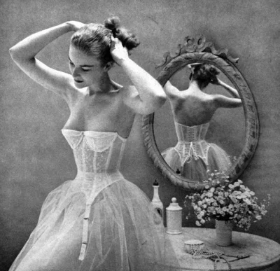 pogop - Vogue US, 1951 r.

#estetyczneobrazki #fotografia #historia