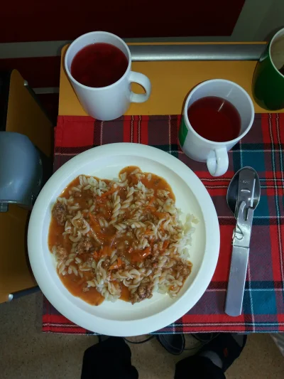 Kwassokles - #szpital #jedzenie #zdrowie obiad jak widać makaron z sosem pomidorowym ...