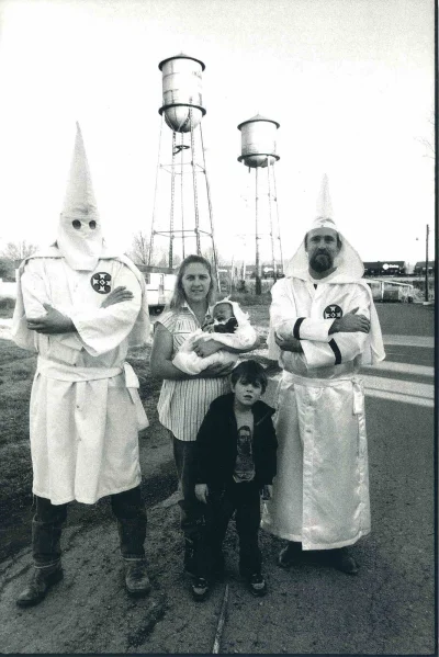 angelo_sodano - Rodzina Ku Klux Klan, Tennessee, USA, 1989

#vaticanoarchive #viaredd...