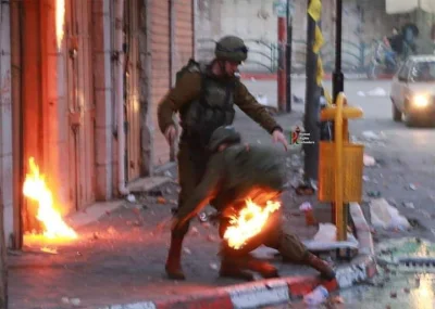 Sababukin - Izraelski żołnierz trafiony koktajlem Mołotowa.
#izrael #hebron
1/2