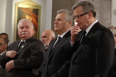 Kwapiszon - @wielooczek: Na pogrzeb wybitnego antykomunisty Jaruzelskiego przybyli in...