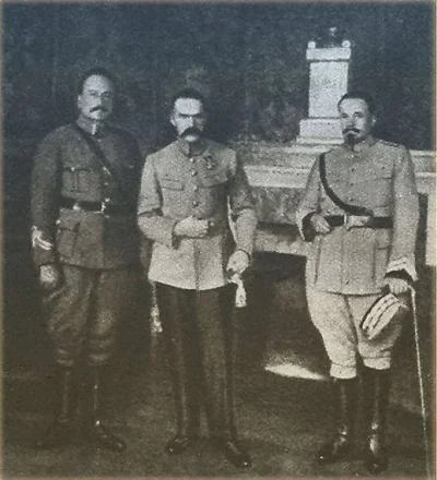 yanosky - Od lewej: gen. Józef Dowbor-Muśnicki, Naczelnik Państwa Józef Piłsudski i g...