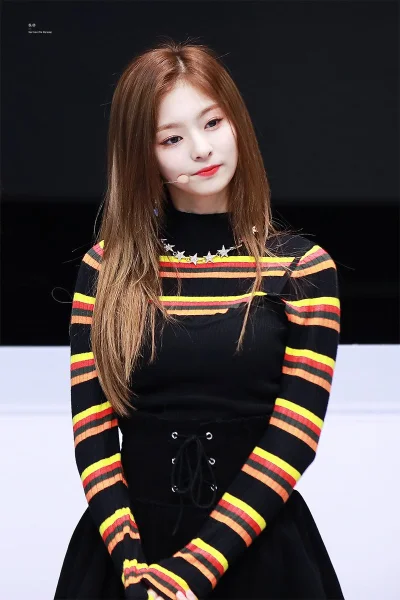 XKHYCCB2dX - #nagyung #fromis9
#koreanka