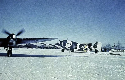 Budo - Taka ciekawostka, że Ju-52 to był bardzo popularny niemiecki samolot transport...