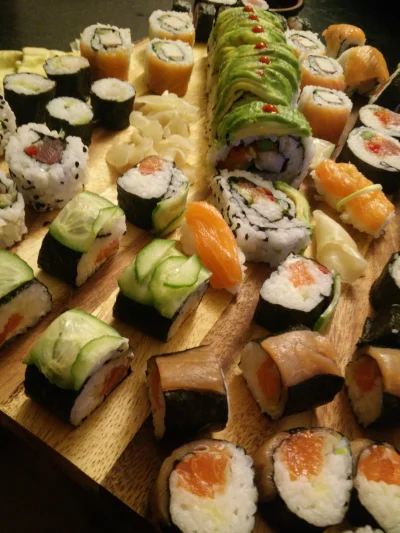 Zawod_Syn - Ponoc zrobione #sushi musi byc ofotografowane ( ͡° ͜ʖ ͡°) #gzw #gotujzwyk...