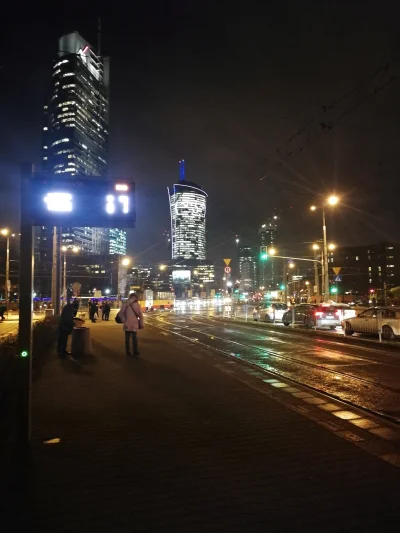 Virino - Który to Mireczek, odpowiedzialny za oświetlenie wieżowca Warsaw Trade Tower...