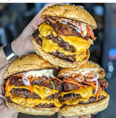 patrykw17 - #codziennyburger
Albo grubo albo wcale. 4/100
Szanujesz burgerka?
