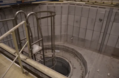 DywergencjaRotacji - Jeszcze jedno zdjęcie górnej części reaktora BWR. W komentarzu w...